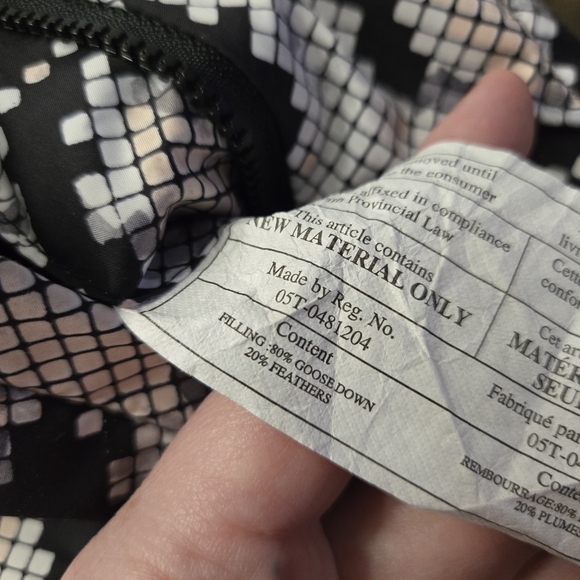 LULULEMON The Fluffiest Down Vest | 6 - Picture 14 of 14